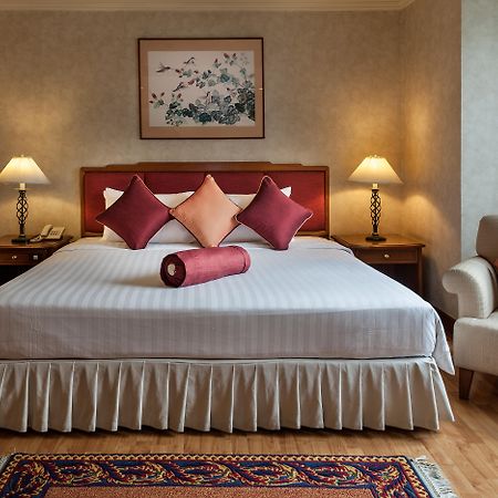 Rembrandt Hotel Бангкок Экстерьер фото