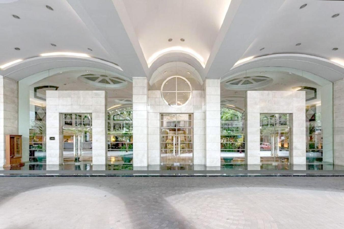 Rembrandt Hotel Бангкок Экстерьер фото