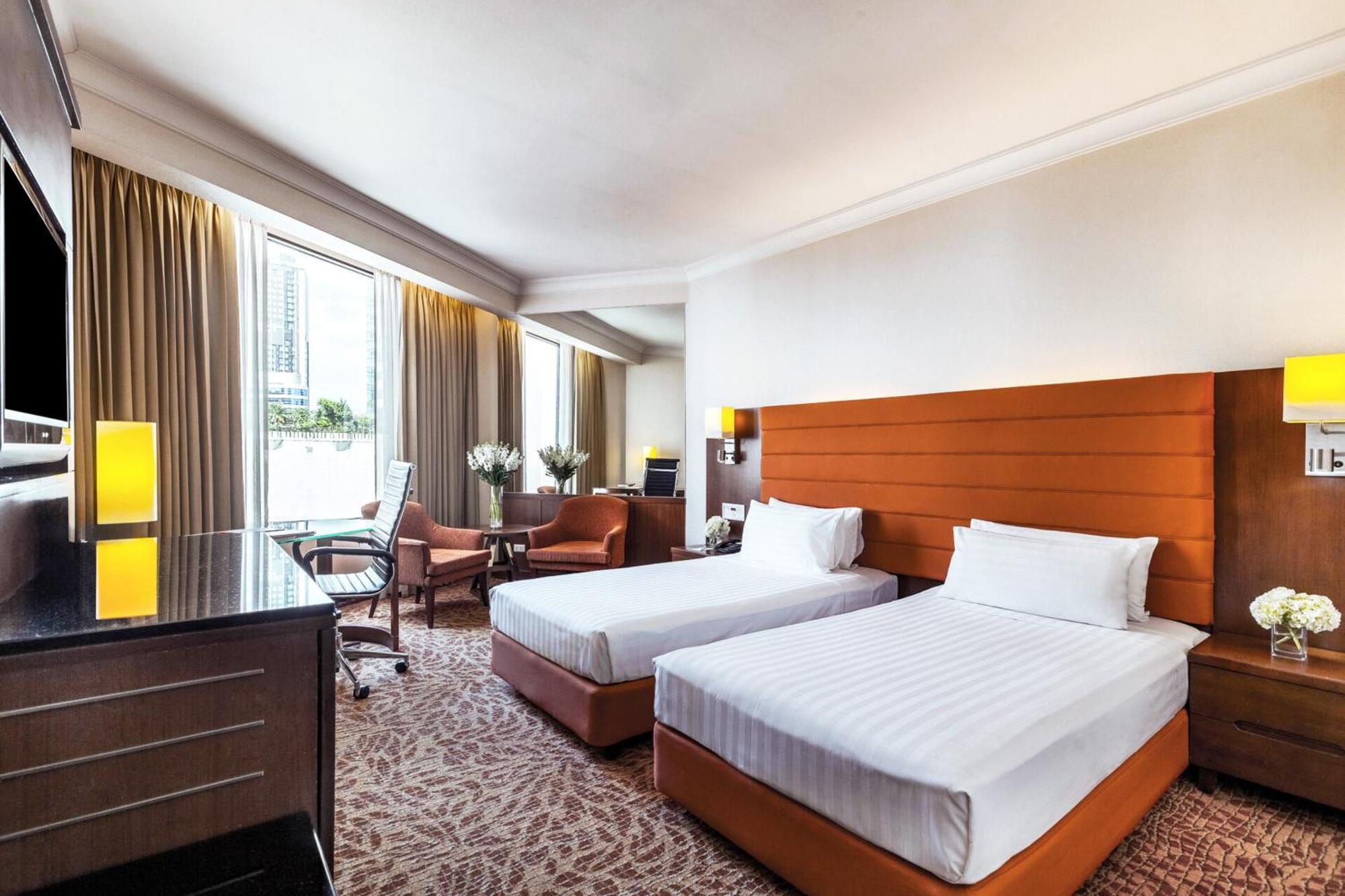 Rembrandt Hotel Бангкок Экстерьер фото